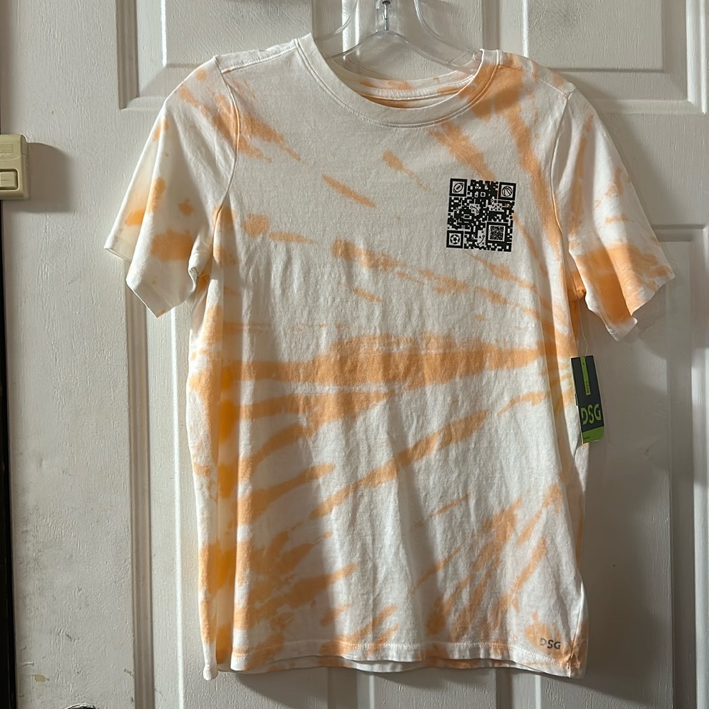 DSG Trend Short Sleeve Graphic T-Shirt: QR GRAPHIC: TIE DYE: NEW WITH TAGS: L